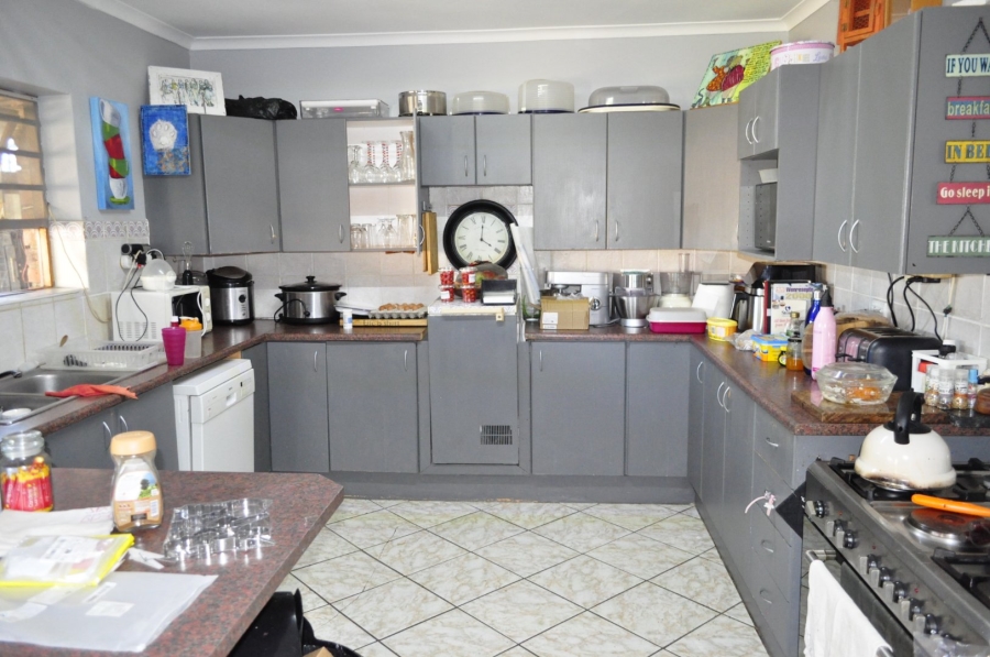 4 Bedroom Property for Sale in Noorsekloof Eastern Cape